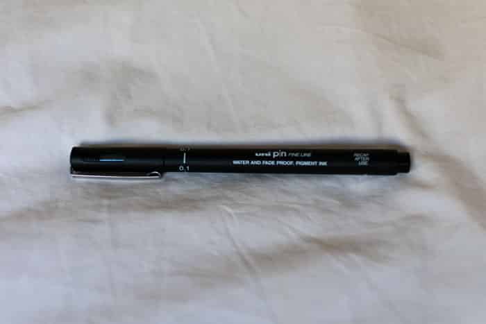 crayon-uni-ball-uni-pin-noir-01mm