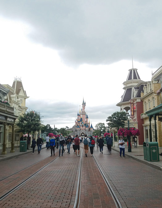 Visiter Disneyland Paris – 12 attractions à faire, budget, transport