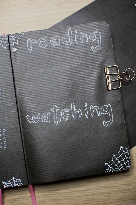 reading-tracker-watching-list-bullet-journal-octobre-2022-plan-with-me
